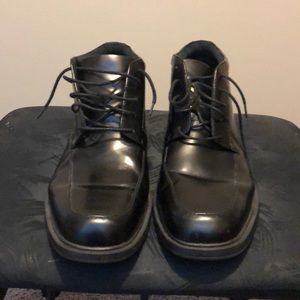 Men’s black dress shoes